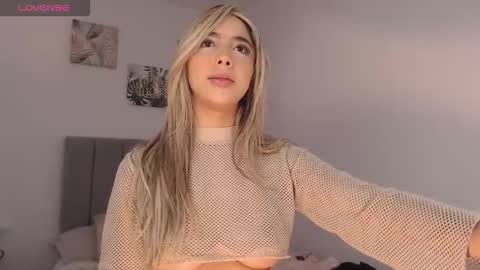 Snapshot of mariana_es chatting on 02.23.26 Mariana online show from 02.23.26