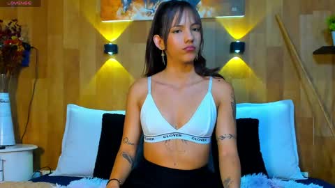 Snapshot of marianaa90 chatting on 05.06.26 Mariana Angel online show from 05.06.26
