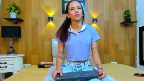 Mariana Angel online show from 02.09.25