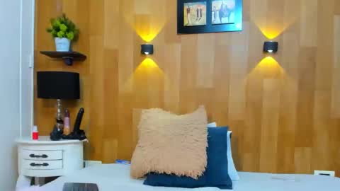 Mariana Angel online show from 02.21.25