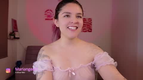 mariangeel_ online show from 10.24.25