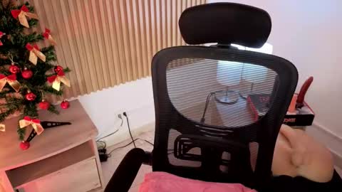 Marian Love  online show from 01.05.26