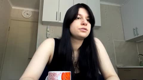 Snapshot of marianmollberg chatting on 07.14.26 Marian online show from 07.14.26