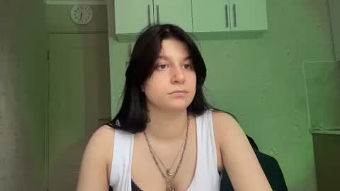 Snapshot of marianmollberg chatting on 07.28.26 Marian online show from 07.28.26