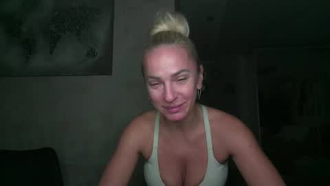 marianna1977 online show from 10.23.25