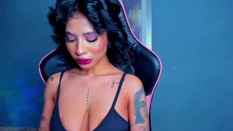 M A R I A N E online show from 01.20.25