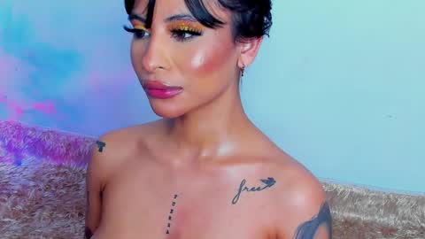 M A R I A N E online show from 02.01.25