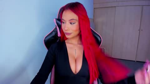 M A R I A N E online show from 11.17.25