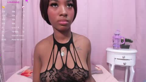 Snapshot of marianrosse chatting on 04.25.26 marianrosse online show from 04.25.26