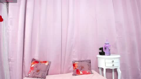 Snapshot of marianrosse chatting on 05.05.26 marianrosse online show from 05.05.26
