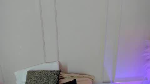 Maria Pettit online show from 12.19.25