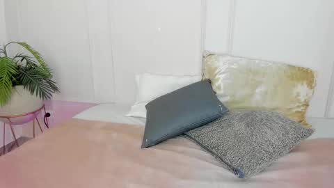 Maria Pettit online show from 03.04.26