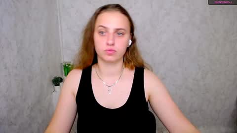 Snapshot of mariatess_ chatting on 06.12.26 Mariia online show from 06.12.26