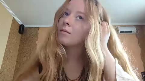 Snapshot of maricagorgo chatting on 06.14.26 Kate online show from 06.14.26