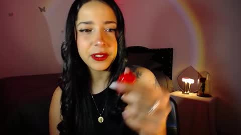 Snapshot of marie_daved chatting on 12.17.24 Nicolle online show from 12.17.24