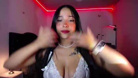 Snapshot of marie_daved chatting on 01.25.25 Nicolle online show from 01.25.25