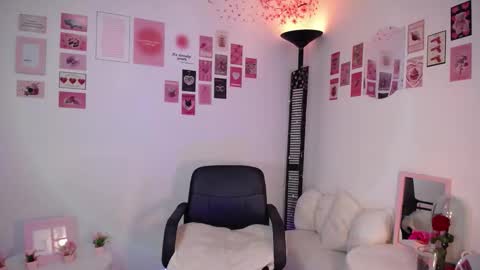 Nicolle online show from 02.26.26