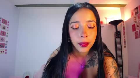 Snapshot of marie_daved chatting on 05.24.26 Nicolle online show from 05.24.26