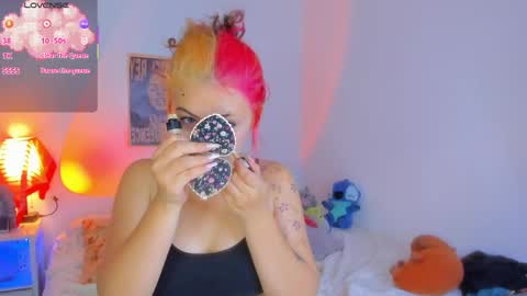 Snapshot of marieetaylor chatting on 05.18.26 Mariee online show from 05.18.26