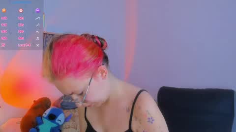 Snapshot of marieetaylor chatting on 05.23.26 Mariee online show from 05.23.26