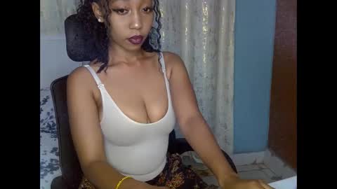 Snapshot of mariejuana_bliss chatting on 09.17.25 mariejuana online show from 09.17.25