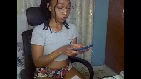 Snapshot of mariejuana_bliss chatting on 09.24.25 mariejuana online show from 09.24.25