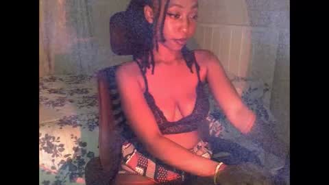 Snapshot of mariejuana_bliss chatting on 10.04.25 mariejuana online show from 10.04.25