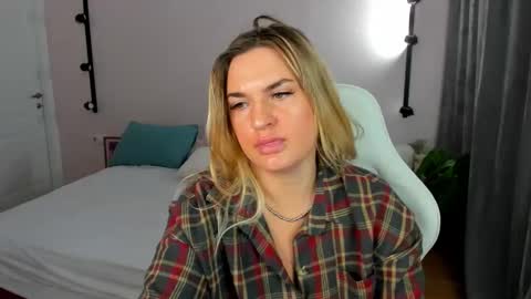 Mariel online show from 03.23.26