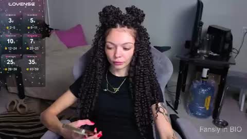Snapshot of mariella__adams chatting on 06.14.26 Maria online show from 06.14.26