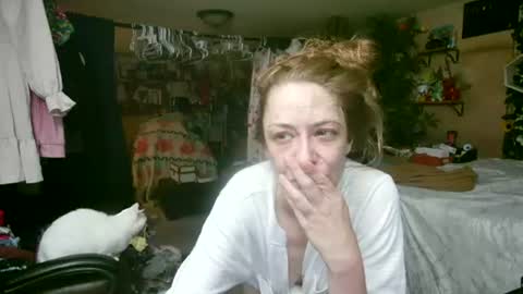 Snapshot of mariewaters chatting on 07.05.26 Marie Ann Waters online show from 07.05.26