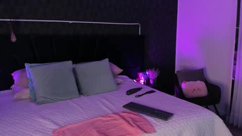 Snapshot of mariianna_lopez_ chatting on 02.10.25 Mariana online show from 02.10.25