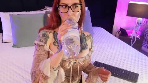 Snapshot of mariianna_lopez_ chatting on 04.18.26 Mariana online show from 04.18.26