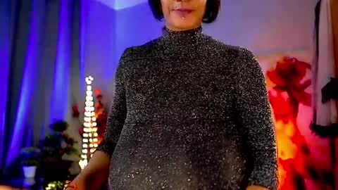 Nikita - Scroll down and read my bio please. New Pictures in Bio online show from 12.26.24