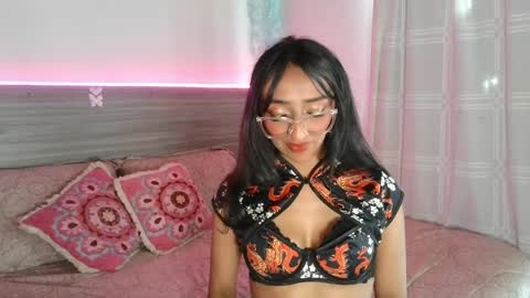 Luna Dulk online show from 04.16.26