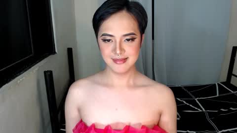 Snapshot of marikosue01 chatting on 02.14.25 marikosue online show from 02.14.25