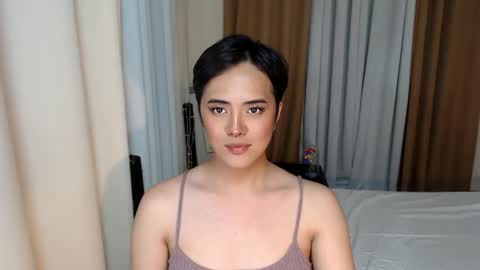 Snapshot of marikosue01 chatting on 02.19.25 marikosue online show from 02.19.25