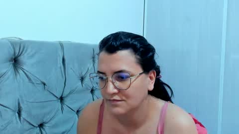Snapshot of marilyn_garcia chatting on 01.22.25 MARILYN SEXY online show from 01.22.25
