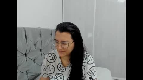 Snapshot of marilyn_garcia chatting on 01.27.25 MARILYN SEXY online show from 01.27.25