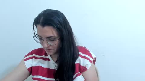 Snapshot of marilyn_garcia chatting on 09.15.25 MARILYN SEXY online show from 09.15.25