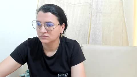 Snapshot of marilyn_garcia chatting on 02.21.26 MARILYN SEXY online show from 02.21.26