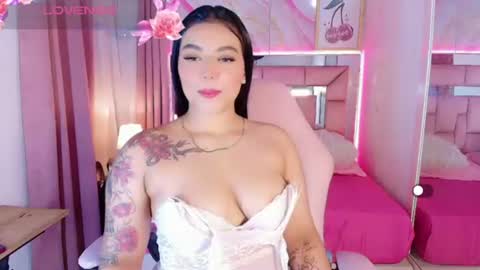 Snapshot of marilyn_rouge_ chatting on 07.17.26 Marilyn Rouge online show from 07.17.26