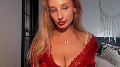 Snapshot of marilyndevilish chatting on 09.22.25 MarilynDevilish online show from 09.22.25