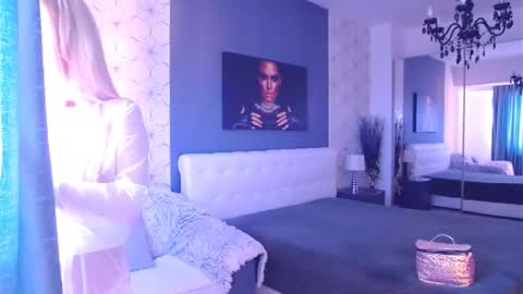 Mary Mais online show from 03.05.25