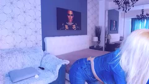 Mary Mais online show from 12.15.25