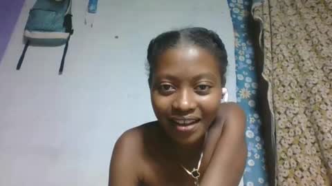Snapshot of marinagold69 chatting on 05.18.26 marinagold69 online show from 05.18.26