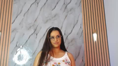 Snapshot of marinella16 chatting on 10.29.25 Marinella16 online show from 10.29.25