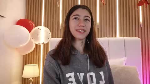 marinette online show from 02.12.26