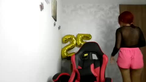 Snapshot of mariposa_skye chatting on 11.05.25 Mariposa online show from 11.05.25