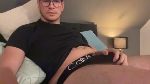 marius106999 online show from 10.27.25