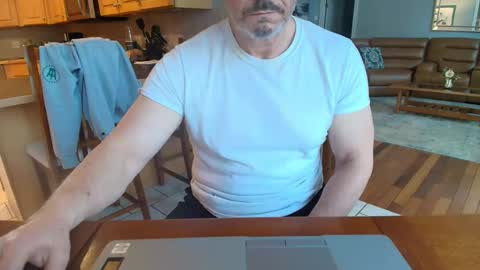 Snapshot of mark48130 chatting on 03.08.25 Mark online show from 03.08.25